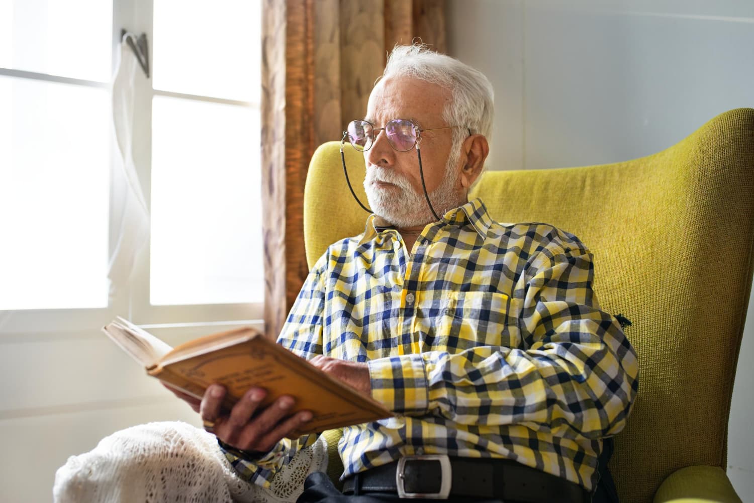 beneficios de la lectura en la tercera edad